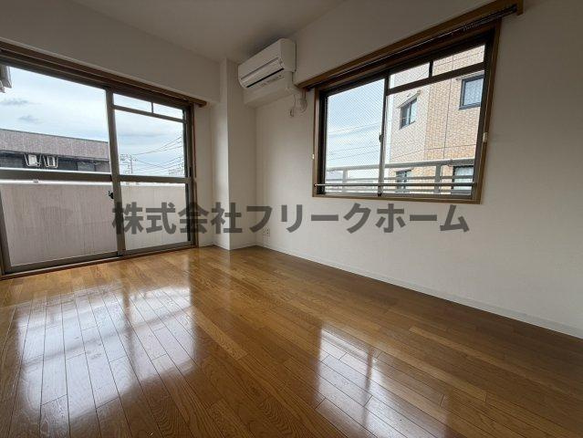武蔵野市境２丁目の賃貸マンションの居間・リビング