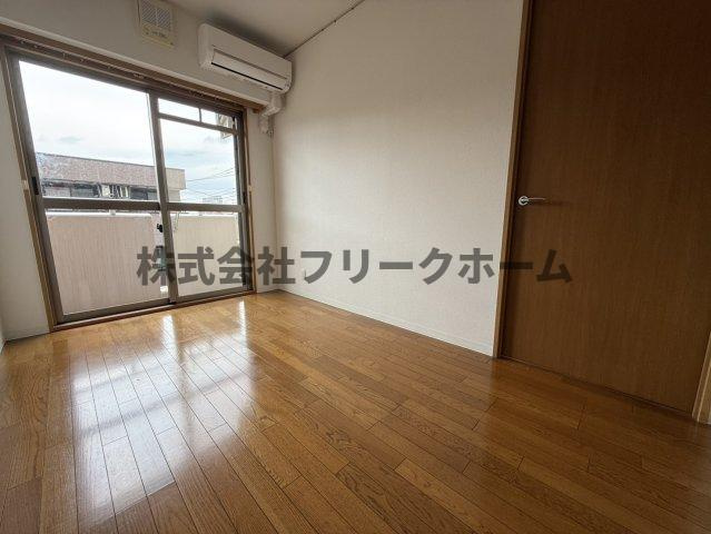 武蔵野市境２丁目の賃貸マンションの居間・リビング