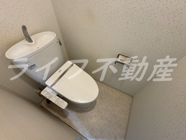 フォレストグレイス深江橋Ⅱのトイレ|落ち着いた色調のトイレです