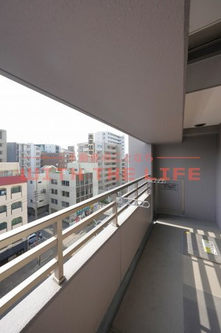 アポロ久留米東町【キャッシュバック対象物件】のバルコニー|暖かな日差しのふりそそぐバルコニー