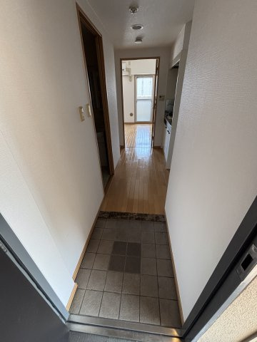 プレッツァ西宮の玄関