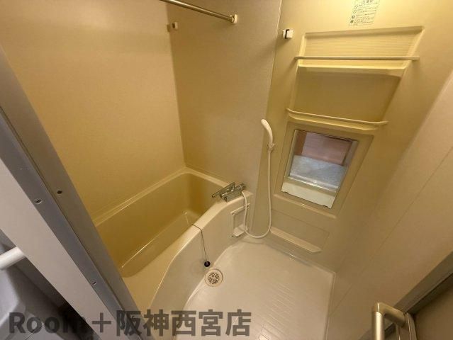 プレッツァ西宮の浴室