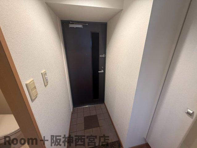 プレッツァ西宮の玄関