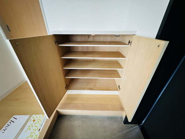 【玄関】ヴァンベール宍戸 