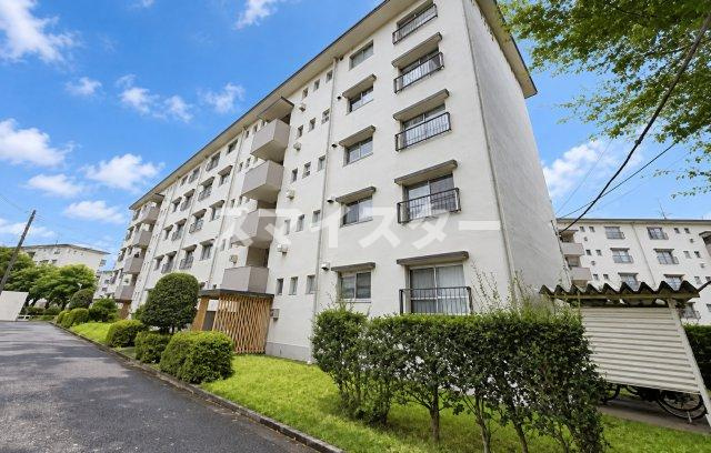 習志野台12街区住宅2号棟の外観