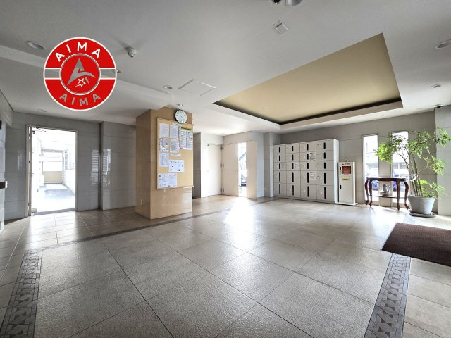 日商岩井リバーサイドマンションA棟のエントランス|ゆとりのあるエントランスです。