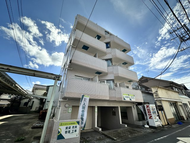R FIELDS NISHIARAIの外観