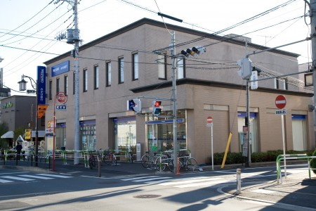 レッドフラッツ成城の周辺