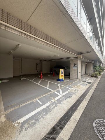 エスティメゾン戸越 の駐車場