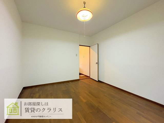 嵯峨折戸町（ガレージ付き）貸家