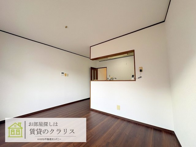 嵯峨折戸町（ガレージ付き）貸家