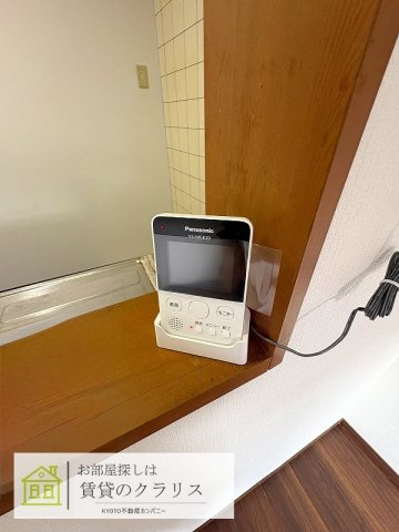 嵯峨折戸町（ガレージ付き）貸家のセキュリティ