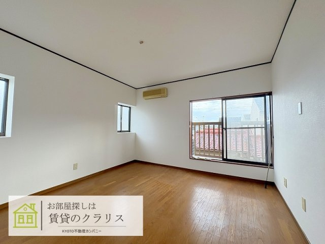 嵯峨折戸町（ガレージ付き）貸家