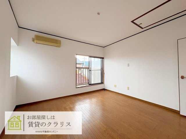 嵯峨折戸町（ガレージ付き）貸家