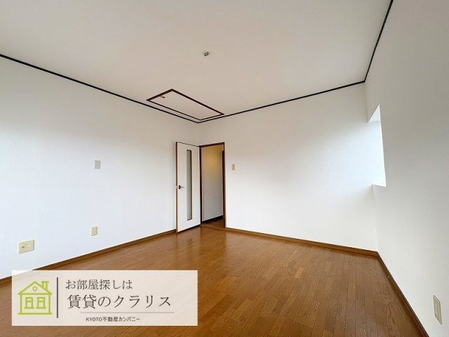 嵯峨折戸町（ガレージ付き）貸家