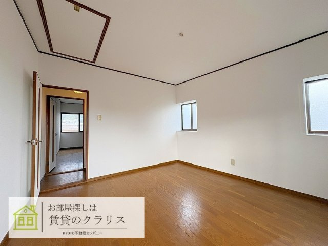 嵯峨折戸町（ガレージ付き）貸家