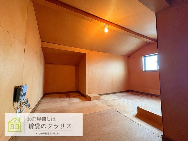 嵯峨折戸町（ガレージ付き）貸家
