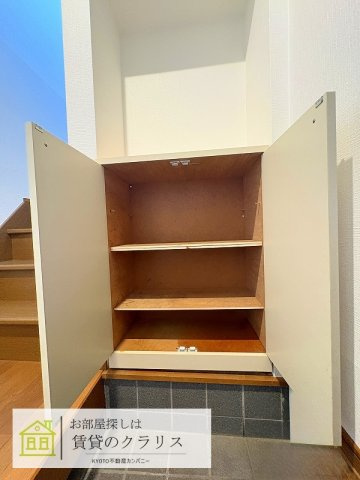 嵯峨折戸町（ガレージ付き）貸家