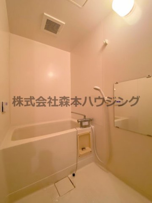 【浴室】 | 　ヴィヴァン・ノールA棟 | お風呂で日々の疲れを落としましょう