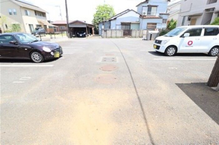 セピアパレスの駐車場