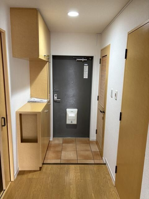Ｎ・ＦプラザⅡの玄関