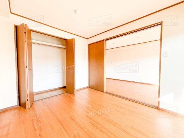 アルカンシェルの寝室|クローゼット付きの寝室です☆
