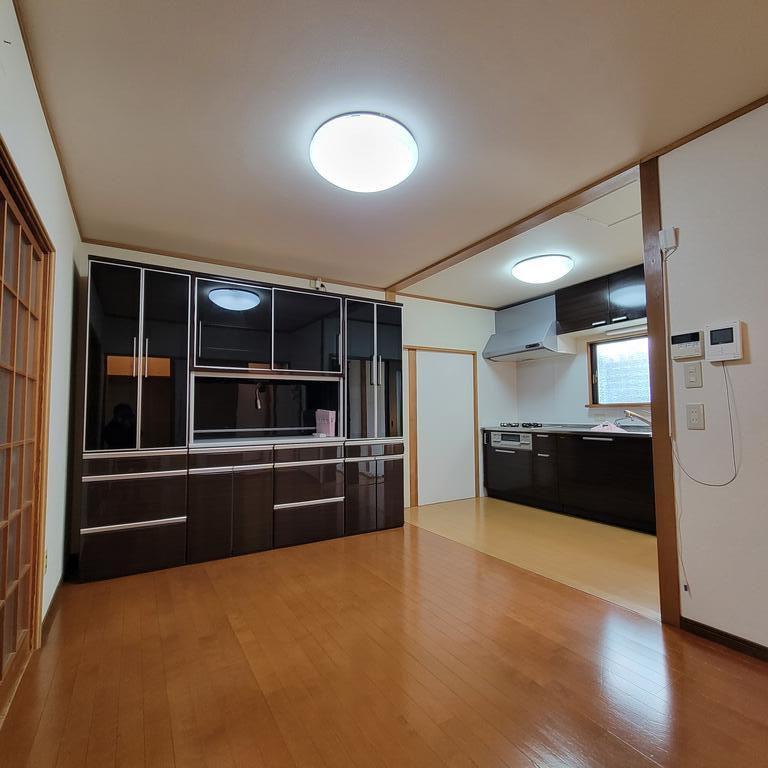 芦屋市大東町のアパートの居間・リビング