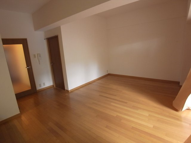神戸市東灘区住吉東町２丁目の賃貸マンションの居間・リビング