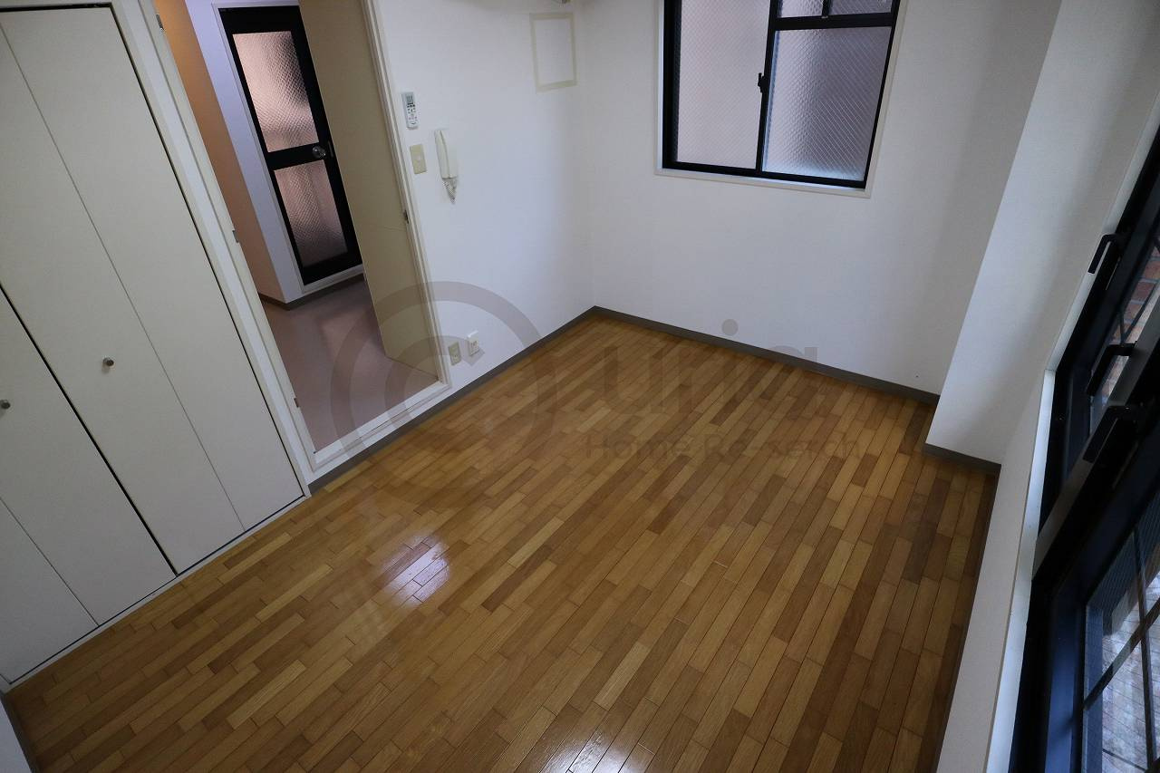 神戸市灘区篠原本町３丁目の賃貸マンションの居間・リビング