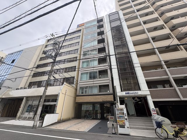 プレシオ南船場の外観