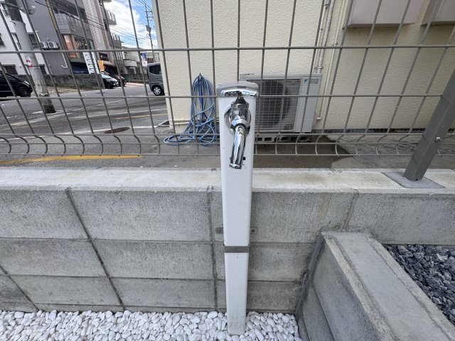 宜野湾市伊佐3丁目（全2棟）A号棟の設備|A号棟　外水栓♪