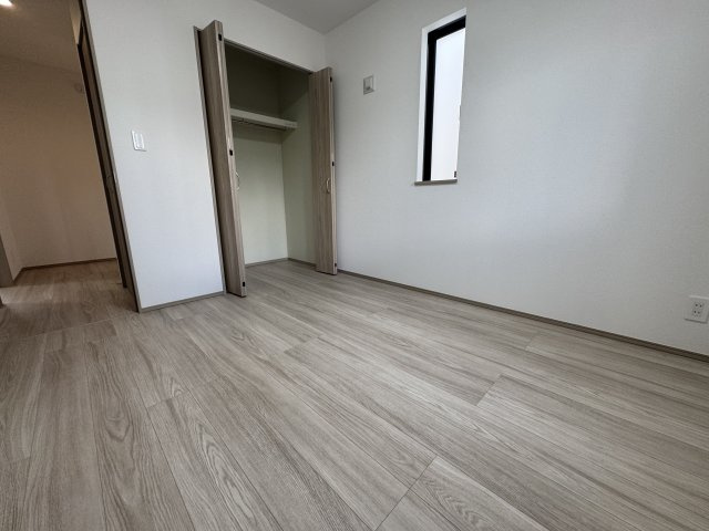 宜野湾市伊佐3丁目（全2棟）A号棟の洋室|A号棟　洋室5.25帖＋CL付き♪