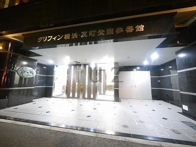 グリフィン横浜反町公園参番館のエントランス