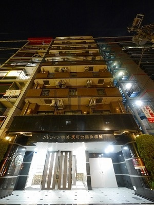 グリフィン横浜反町公園参番館の外観