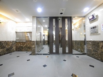 グリフィン横浜反町公園参番館のエントランス