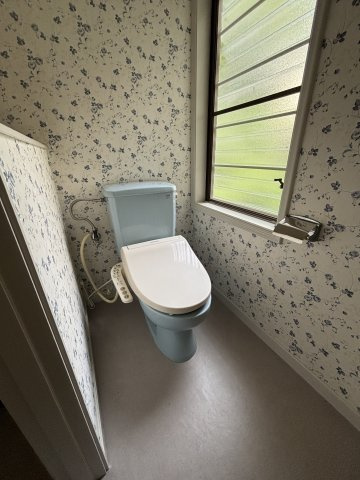 師岡町戸建のトイレ