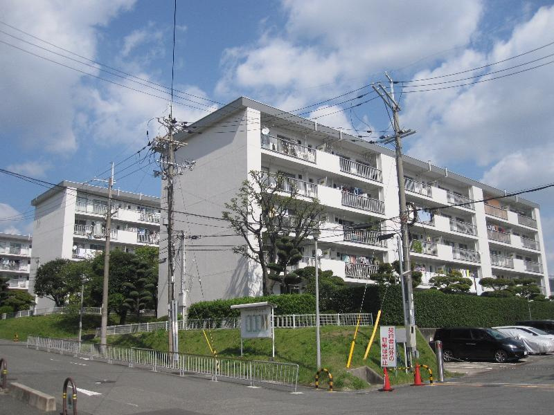 千里竹見台団地Ａ３棟