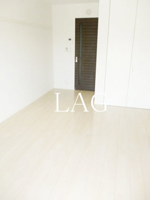 【居間・リビング】 | メゾン　ハピネス | 洋室のお部屋です。