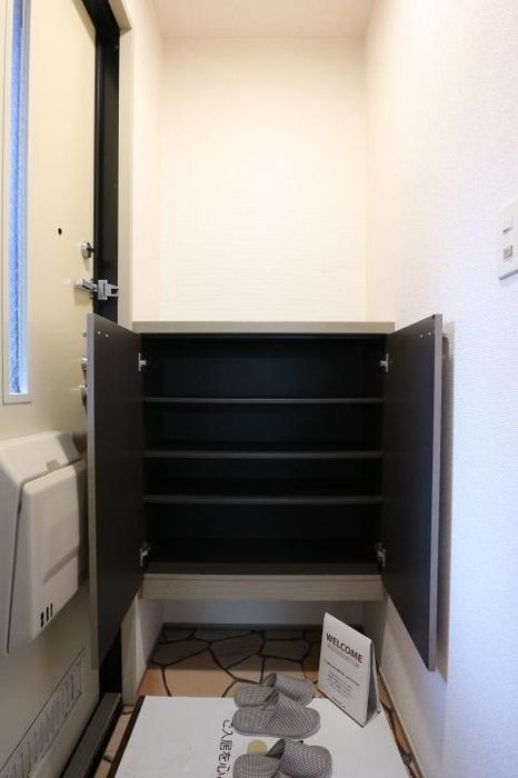 ピュアタウン南逆井　Ｂの玄関