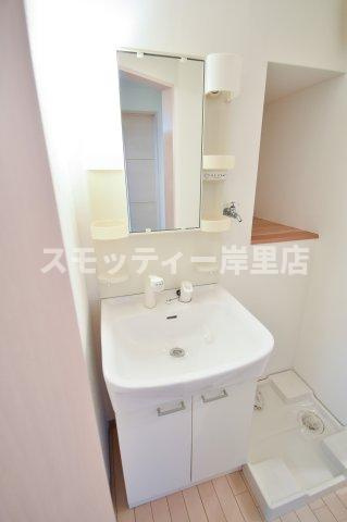ステイタスカインド天下茶屋ビルの独立洗面台