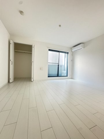 【寝室】 | シャンタラム吹田