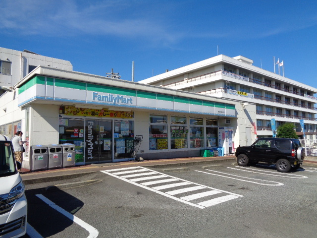 ラ・リベルテのその他|ファミリーマート秦野市役所前店