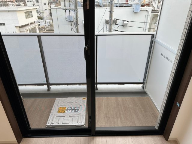 バルコニーからの眺めを楽しみながら食事をしませんか