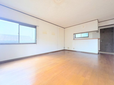 【居間・リビング】 | ◆緑区西八朔町　中古戸建◆ | ◆リビングは一日中太陽の光が射し込みます。家族が集まる空間は、自然と笑顔が溢れます！