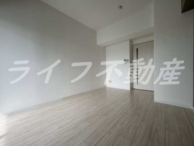 フォレ長堀通南の洋室|落ち着いた色調の洋室です
