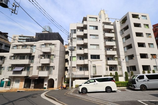 ソフトタウン赤坂の外観
