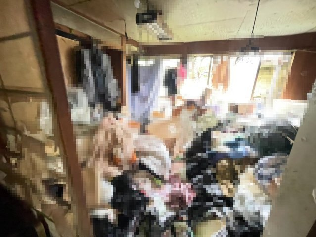 佐久市矢嶋　倉庫2棟付き　7LDKの内装|明るい室内です