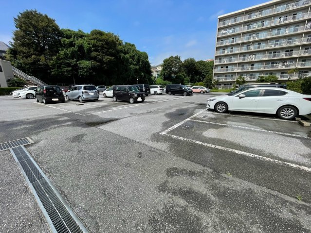 東千葉ハイツ壱号棟の駐車場