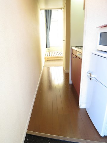 レオパレスルミエールの玄関