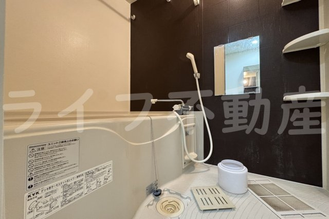 フジパレス吉田本町Ⅲ番館の浴室|落ち着いた空間のお風呂です